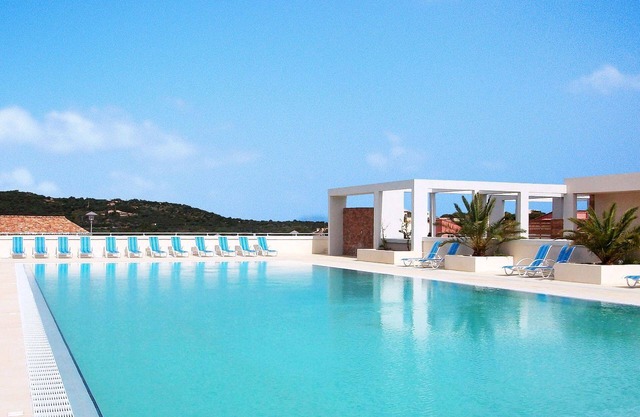 Nice apartment in villa for 6 people with WIFI, pool, A/C, terrace and parking