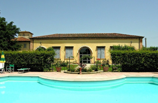 Nice apartment in villa for 6 guests with pool, WIFI, TV, panoramic view and parking