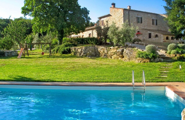Nice apartment in villa with pool, WIFI, A/C, TV, terrace, panoramic view, close to San Gimignano