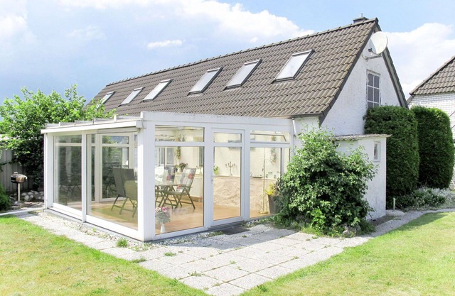 Nice apartment in villa for 4 people with WIFI, TV, patio and pets allowed