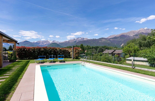 Nice apartment in villa for 6 people with pool, WIFI, TV and terrace