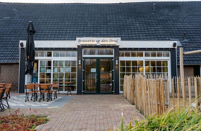 Nice apartment in villa for 4 people with WIFI, TV, terrace and parking