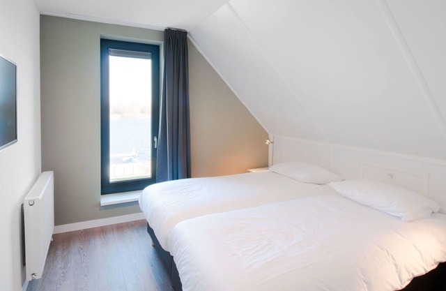 Nice apartment in villa for 10 guests with WIFI, TV and parking