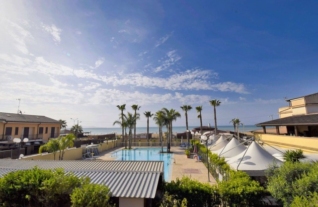 Nice apartment for 4 guests with WIFI, A/C, pool, TV and balcony