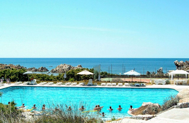 Nice apartment for 3 people with pool, TV, balcony and pets allowed