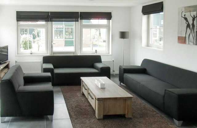 Nice apartment in villa for 6 guests with WIFI, TV, terrace and parking