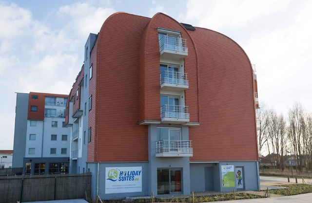 Nice apartment with air conditioning, on a resort, 2.5 km. from the beach