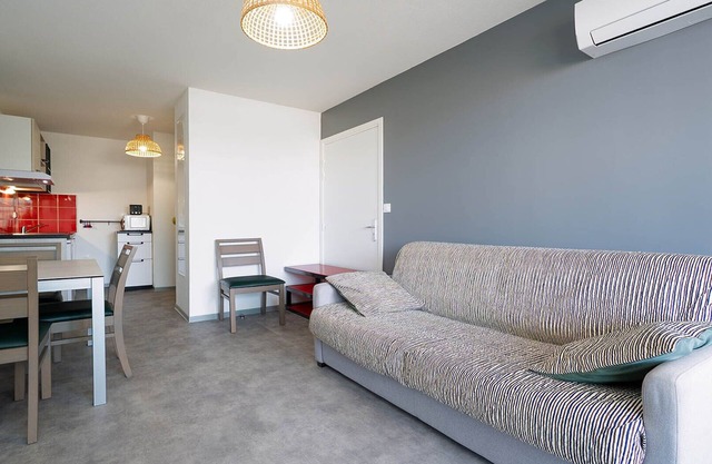 Nice apt near the beach for 4 pers