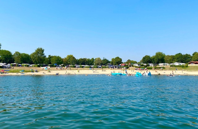 Nice chalet with hot tub in Lathum