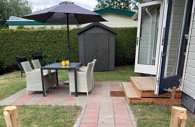 Nice chalet with microwave, near the Wadden Sea