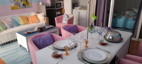 NICE EXCEPTIONNEL 2 PIECES 40 m2 DANS GRAND APPARTEMENT D HOTE ATYPIQUE ORIGINAL 200 m mer PROMENADE DES ANGLAIS, PLAGES