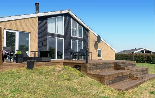 Nice Home In Ebeltoft With Sauna