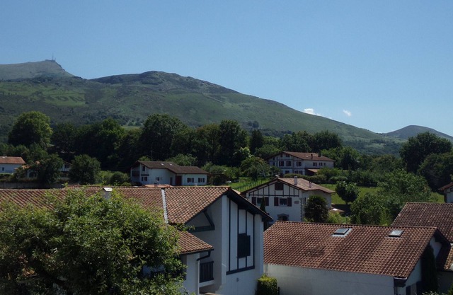 Nice T3. Monthly/3-month rental. Balconies Pkg. Town center.