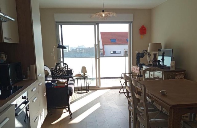 Nice T3 with balcony - 5 mn from the beach