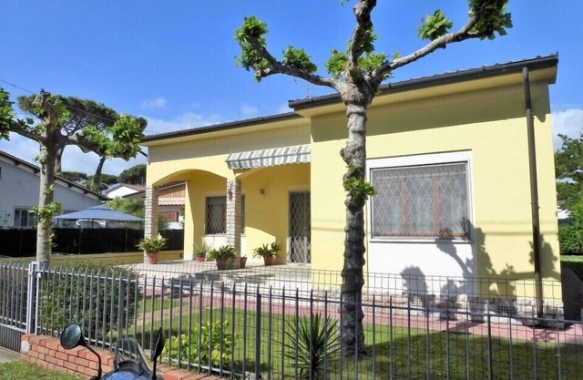Nice villa, close to the beach for 6 people.