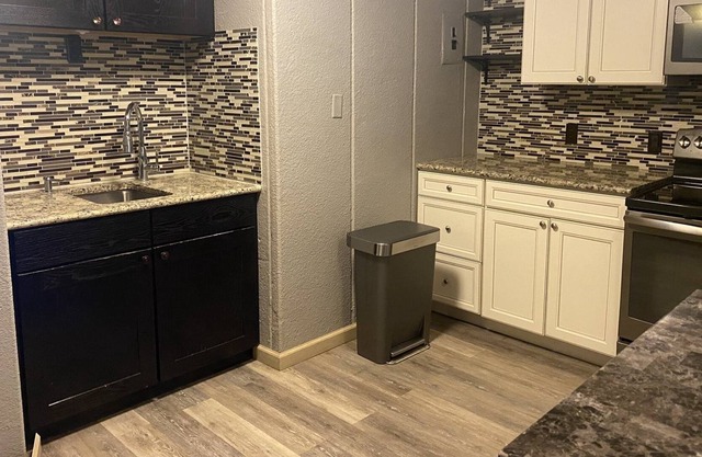 Nicely appointed and convenient, this condo lets you focus on the fun!