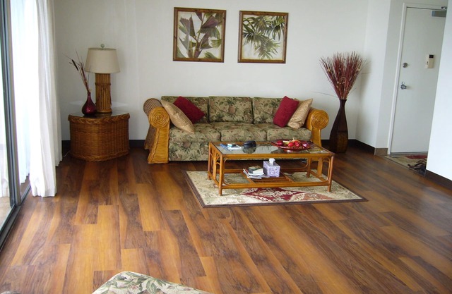 Nicely Renovated. In The Heart of Kailua-Kona, Just Steps From the Ocean.