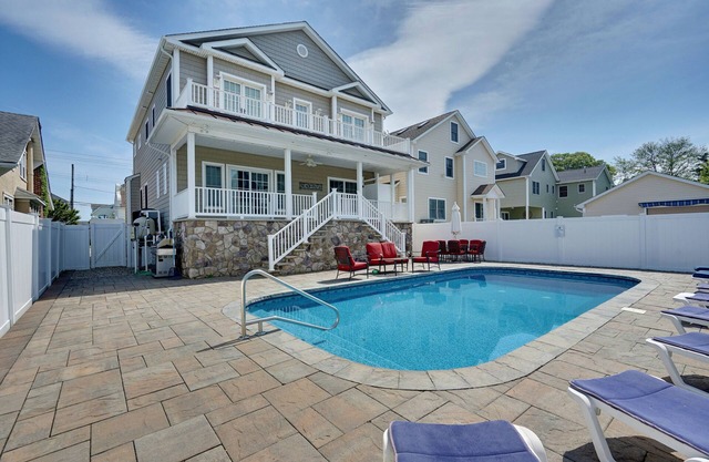 NJ111 | Luxury Home 7BRs 4baths w/Private Pool, Designer Features & more!