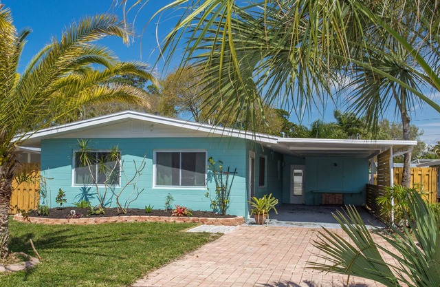 Nokomis Beach Bungalow