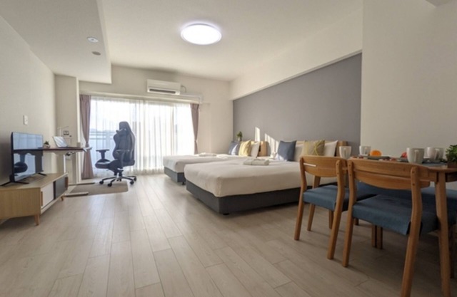 Nonsmoking High floor 2 double beds with desk/Osaka Ōsaka