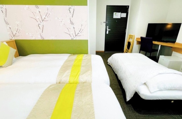 NonsmokingCompact triple room Without meals 1/Osaka Ōsaka