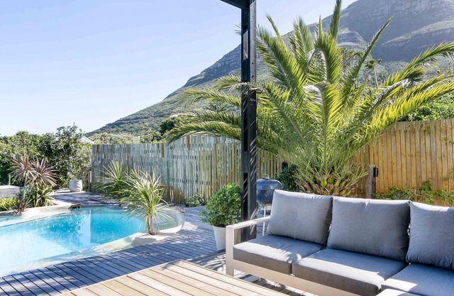 Noordhoek Beach Villa - solar backup power