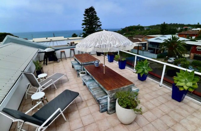 Norah Head Beachside living with Private rooftop