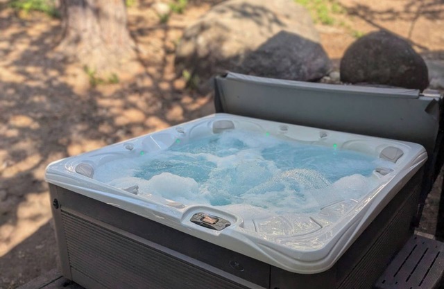 Nordic Holiday Home - Hot Tub, Sledding Hill, Included EV/Tesla Charger, Pets ok