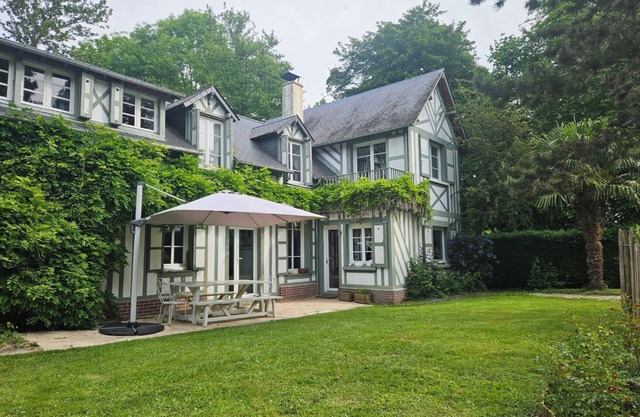 Normandy house near Deauville ideal for friends and family with swimming pool