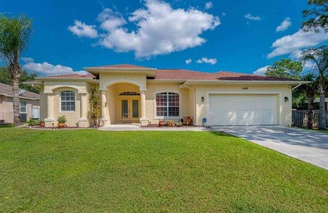 North Port House Spacious Elegant & Always Clean