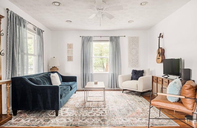 Northside Cottage - Perfect Indy Location