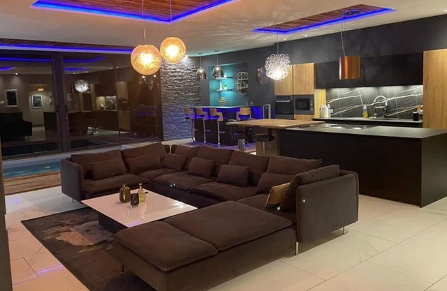 Nouveauté Villa Piscine Interieure