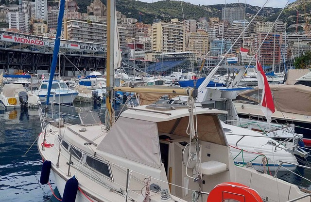 Nuitées Féeriques sur Bateau Dans le Port Hercule de Monaco