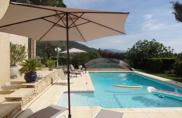 Nyons ,villa au Cœur des Vignes et des Oliviers Avec Grande Piscine