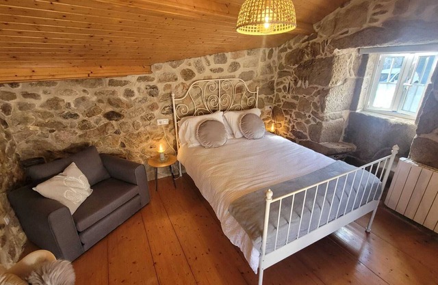 O Lar de Cabanas - rural house near Santiago and beaches