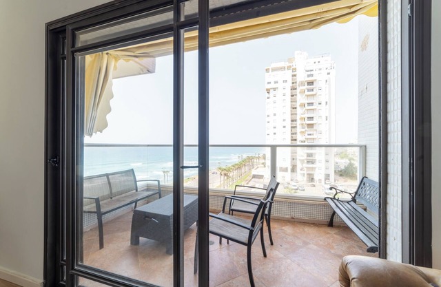 O&OGroup- Classy 3-bedroom Apt with Stunning View