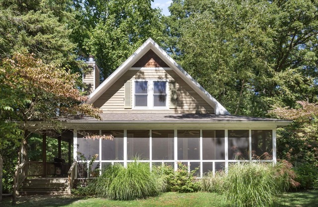 Oak Dunes - Walk to the beach from this Cozy home