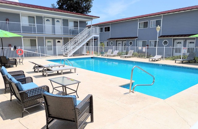 Oak Shores - Pool/Fitness Center/Beach/Restaurants