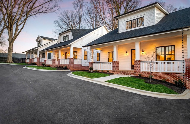 Oakhurst Cottage #2 Close to Uptown Charlotte