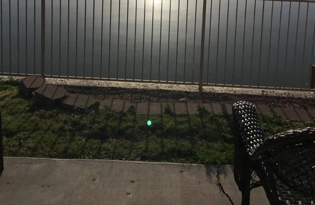 Oasis on the lake, easy access to interstate.