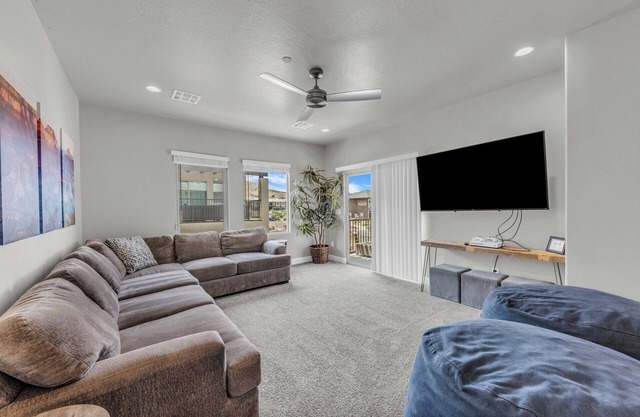Oasis Retreat | 6BR Zion Village Townhome w/Lazy-River Pool