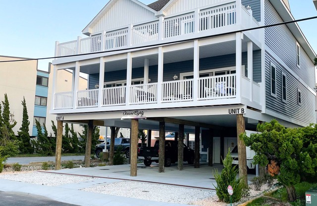 Ocean block Townhouse with private pool and elevator