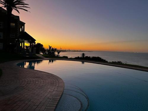 Ocean Daze Brookes Hill Suites - Beachfront Spot