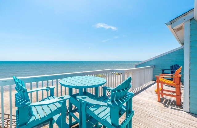 Ocean Dunes 2002 | Oceanfront + Community Pool!