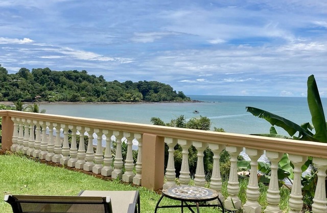 Ocean Front Home Amazing View Air ConditioningLaugh Play Relax at Binya House