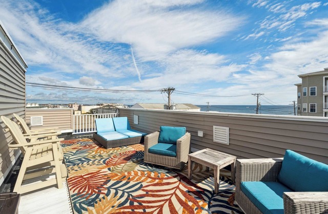 Ocean Hideaway | Rooftop Deck | Fireplace