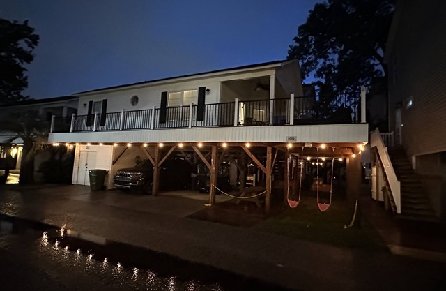 Ocean Lakes 2BR/2BA Beach House with Complementary Golf Cart