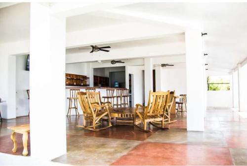 Ocean Sun Set View Private Queen AC WIFI Dale