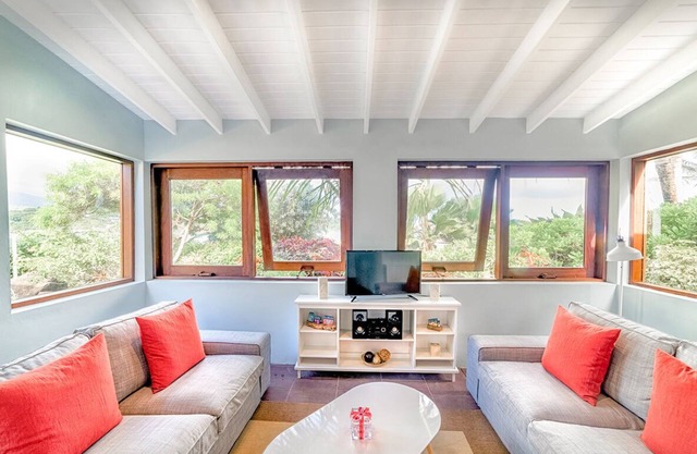Ocean View - 2-bedroom Villa with Garden