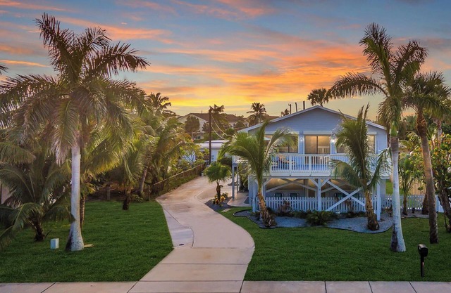 Ocean View Cottage - Ground-Floor Paradise!